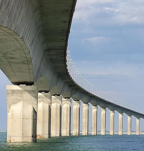 Avec Entree Independante 3* Esnandes